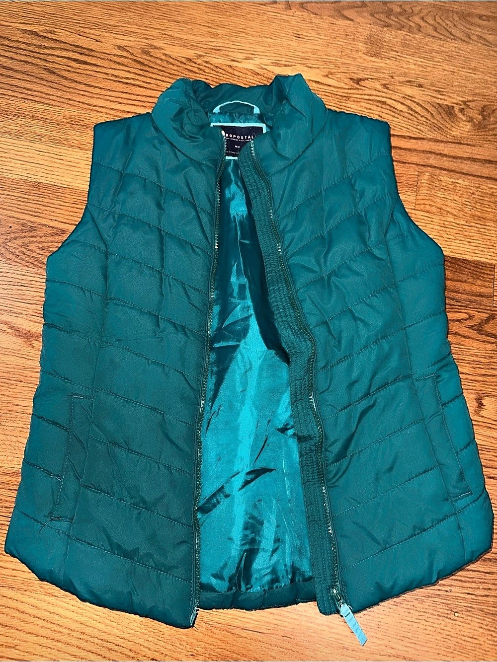 Aeropostale Quilted Puffer Vest in Green Size Medium